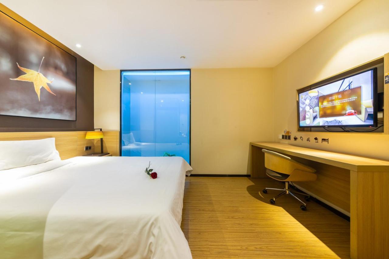 Iu Hotel Chongqing Jiefangbei Exterior foto