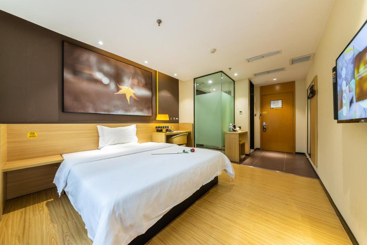 Iu Hotel Chongqing Jiefangbei Exterior foto