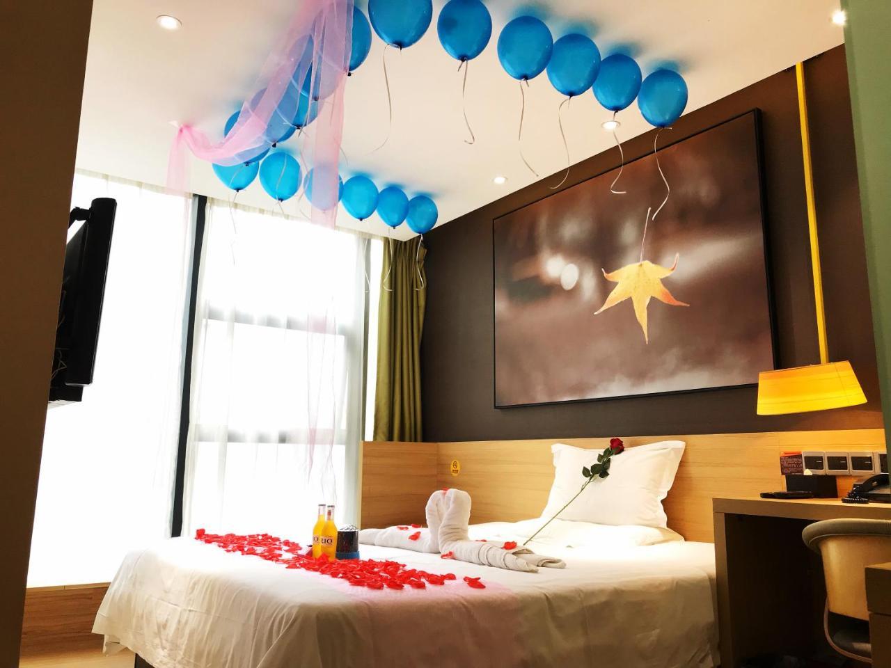 Iu Hotel Chongqing Jiefangbei Exterior foto